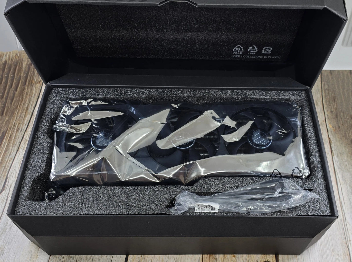 ASUS TUF Gaming GeForce RTX 4090 OC 24GB GDDR6X graphics card